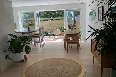 Image de Stylish eco home - 5 min from the beach!