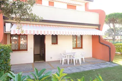 Image de Three-room apartment with garden in village with swimming pool area Terme