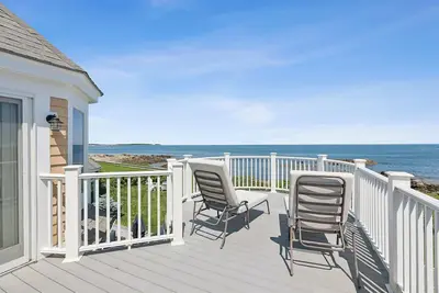 Image de Expansive oceanfront 4+bdr home in Kpt, pet friendly, breathtaking sunrise view!