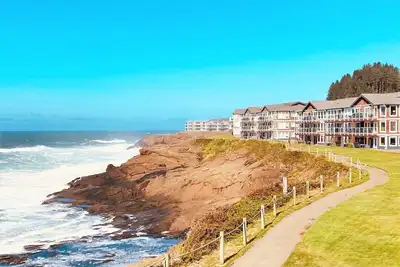 Image de Discounted Price! Depoe Bay Oceanfront 3 Bed\/3 Bath, Top Floor, Corner Condo!