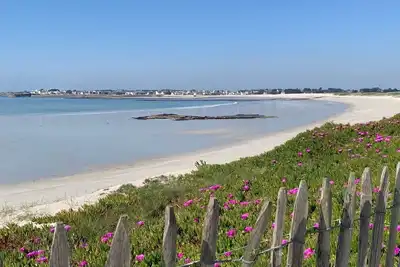 Image de Maison des sables blancs avec vue mer, à 100m de la plage!