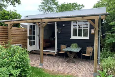 Image de Tiny house with private green garden near beach
