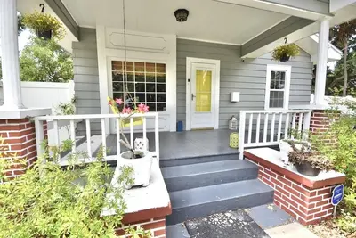 Image de Treehouse & Historic Bungalow