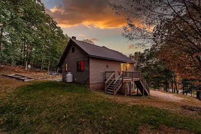 Image de Pet-Friendly Sumner Escape – Cozy Couples Retreat!