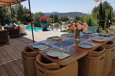 Image de Magnifique villa avec piscine et vue degagée