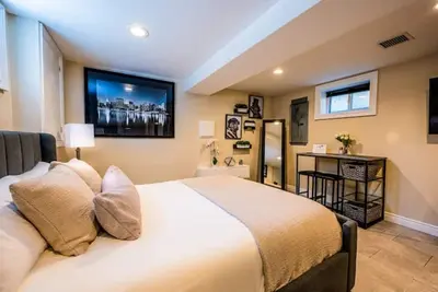 Image de Luxury Studio Suite. Walking distance to Ubs Arena