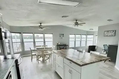 Image de 2-bedroom home 5 miles to Disney on Lake. Four Corners. Vista Del Lago amenities