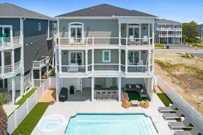 Image de Beach Please - w/ Pool, Hot Tub & Tiki Bar