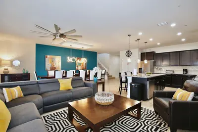 Image de Magical Villa 9br/6ba. HomeTheater, GameRoom, Themed bedrooms, Bbq and Pool