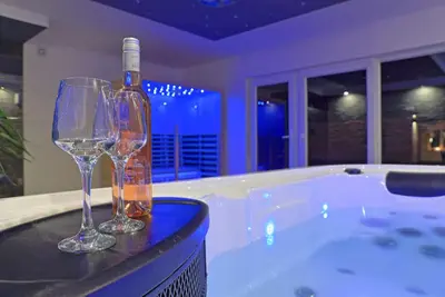 Image de Guesthouse in heart of Lika county with view to the Sokolac castle
