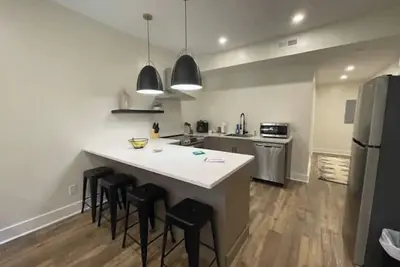 Image de New 3 Bdrm unit w/ great location & ex. amenities