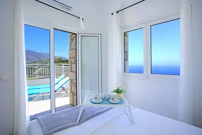 Image de Villa With 180 degree Sea View - Sleeps 2-6