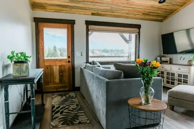 Image de Relaxing, quiet cabin close to Glacier Park!