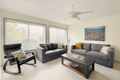 Image de Vineyard Views & Country Tranquility Close to Kelowna’s Core