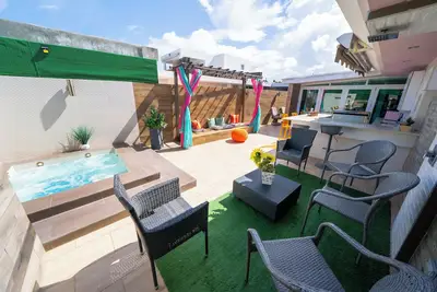 Image de Isla Verde Beach! Awsome & Modern Apt. Pet Friendly