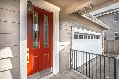 Image de Cheerful 5 bedroom home on a cul-de-sac with free parking and side yard