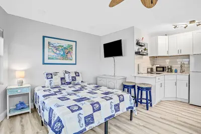 Image de Beachfront studio with grilling area & shuffleboard - steps to sand