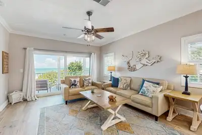 Image de Beachfront condo with Ev charger, WiFi, Ac - one dog welcome