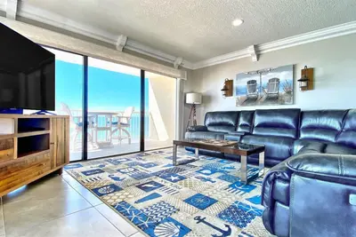 Image de Coastal condo with sweeping Gulf views & wraparound balcony - dogs welcome