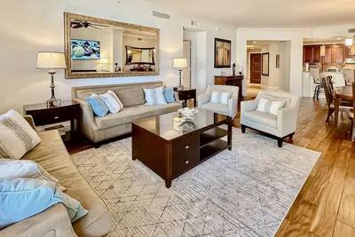 Image de Exclusive Sandpearl Residences condo with Gulf views - heated pool, spa, grills