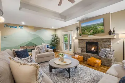 Image de Villa w/ 30ft PrivateDeck, All Ensuite Bathrooms, Communal Pool, Golf, GameArea