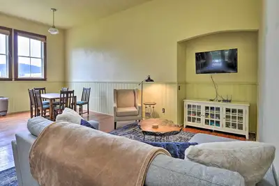 Image de Charming Apartment in Downtown Blue Lake!
