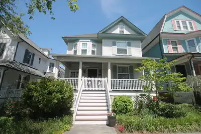 Image de Cape May Classic. Located just a short walk to the Beach and the Mall you will never need to drive anywhere.