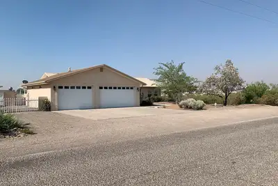 Image de Perfectly situated in Elephant Butte - just minutes to the lake