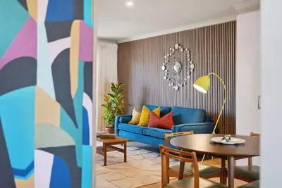 Image de Happy Stays Classic Mid-Century Modern Escape