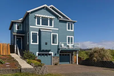 Image de Nye Ki-Ki - in the Heart of Nye Beach, Sleeps 8, Heart of Nye Beach, Ocean View, Hot Tub, Bbq