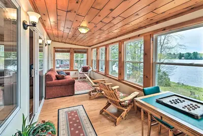 Image de Lakefront Broadalbin Getaway w\/ Deck + Kayaks