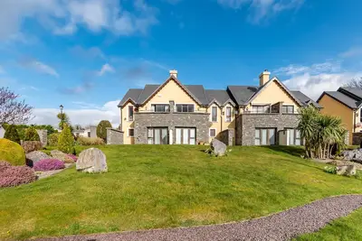2 bedroomed home just steps from Kenmare town
