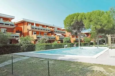 Image de Residence Lussinpiccolo 150m from the sea with swimming pool