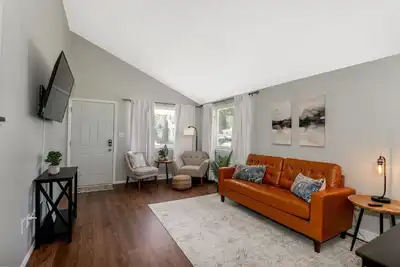 Image de Best 3br Home near Lake Erie!