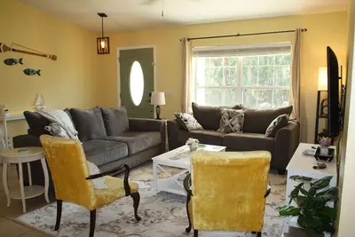 Image de New! Calming & Peaceful Retreat for R&R*Huge backyard* Minutes to Activities