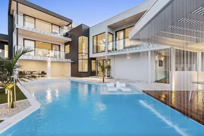 Image de Bayview Luxe Entertainer | Pool & World Class View