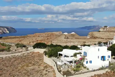 Arcana Santorini Villas Ii - slow living at a spacious cycladic Villa