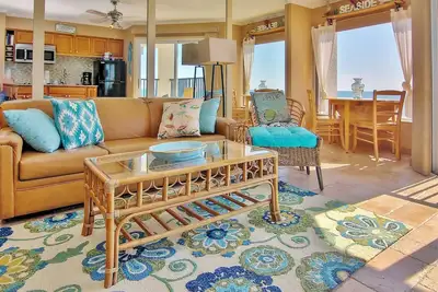 Image de Gulf-front condo with pool, amazing views & central Ac - dog-friendly