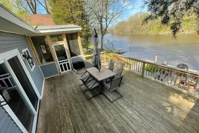 Image de Waterfront cottage off Lake Ontario, fits 10, *Private Dock*