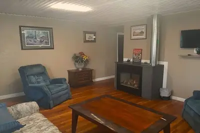Image de Welcome To Vigilante Inn - \"Holliday\"