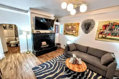 Image de Animal Chalet - Unbeatable Location - Quiet & Safe 30 Night Minimum