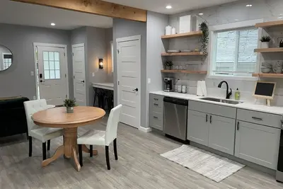 Image de Modern Downtown Studio - FullyRenovated 1bed/1bath