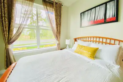 Image de One bedroom with private bath in a quite neighborhood/shared home with owners.