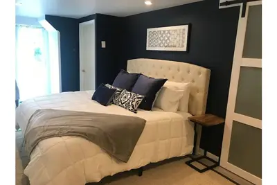 Image de Peaceful and private renovated barn right off the winery and brewery trail