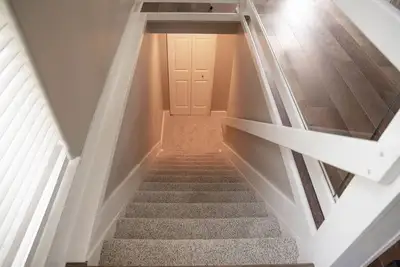 Image de Newly Remodeled Newly Listed 2 Br River Front Townhouse Unit 4