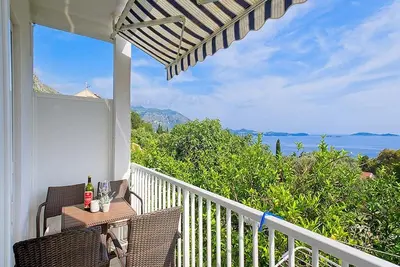 Image de Apartments Grljević - Studio Apartment with Sea View and Balcony