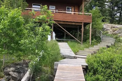 Image de Beautiful off grid cabin with the amenities of home!