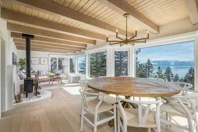 Image de Luxe ✶ Lakeview Retreat | King Bed⚡️WiFi✶Long Stays