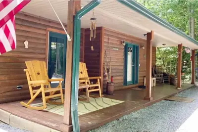 Image de Our Side of Heaven Cabin- Ride the Dragon, w/Hot Tub, Private Lake and Pond