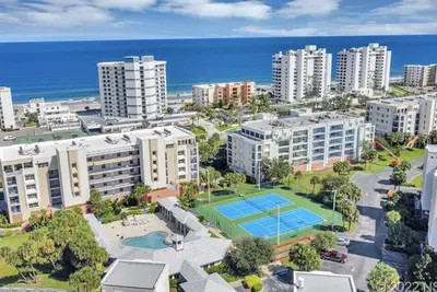 Image de Peaceful beach access condo w/bountiful amenities